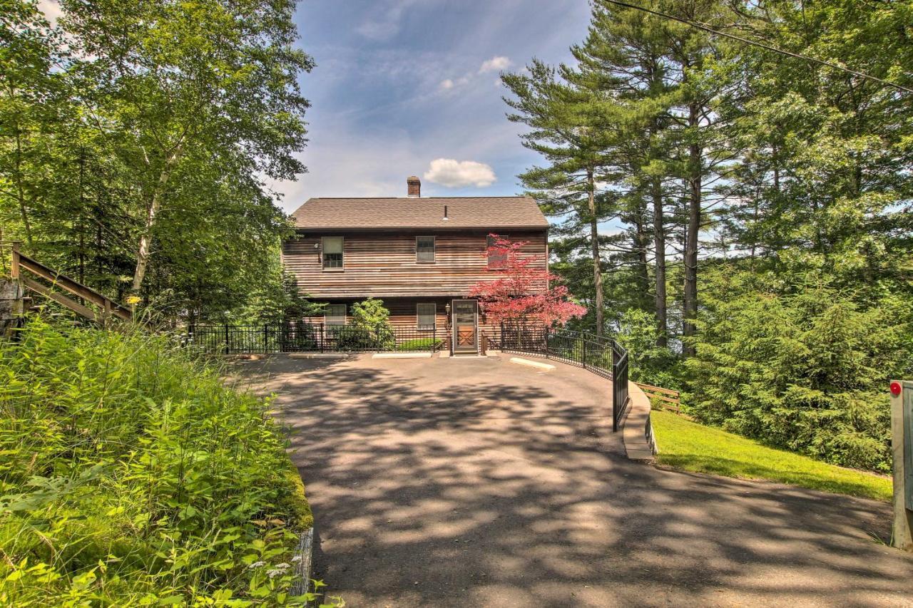 Waterfront New England House On Wickaboag Lake! West Brookfield Exterior photo